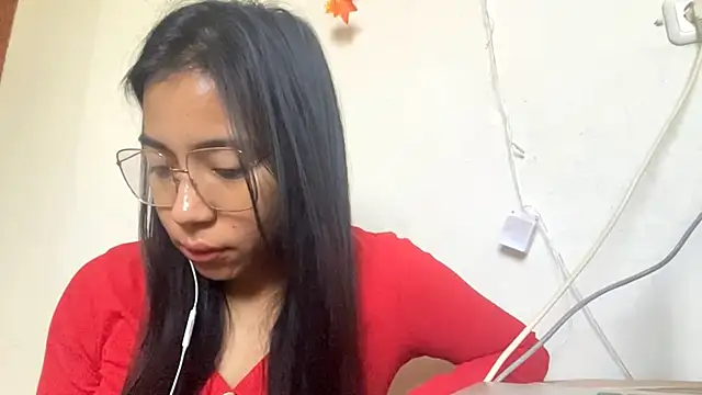 Snapshot of TaiFifer chatting on 27, 4, 2026 TaiFifer online show from 27, 4, 2026