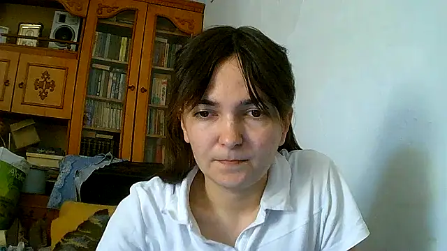 Snapshot of LyubovVill chatting on 4, 5, 2026 LyubovVill online show from 4, 5, 2026