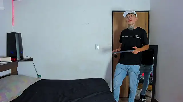 Snapshot of Darwinstark_ chatting on 27, 4, 2026 Darwinstark online show from 27, 4, 2026