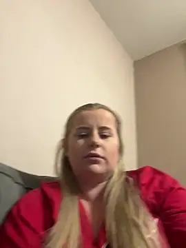 Snapshot of taylor-b chatting on 26, 4, 2026 taylor-b online show from 26, 4, 2026