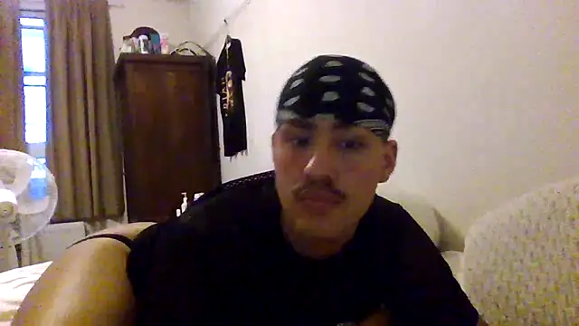 Snapshot of Mrbrighton20 chatting on 25, 4, 2026 Mrbrighton20 online show from 25, 4, 2026