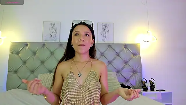 Snapshot of NaomyWilde chatting on 27, 4, 2026 NaomyWilde online show from 27, 4, 2026