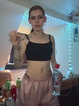 Snapshot of Lina-420 chatting on 2, 6, 2026 Lina-420 online show from 2, 6, 2026
