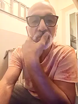 Snapshot of circusmale chatting on 26, 4, 2026 circusmale online show from 26, 4, 2026