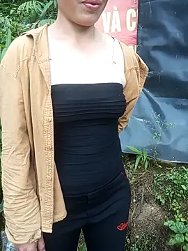 Snapshot of anhphi01 chatting on 26, 4, 2026 anhphi01 online show from 26, 4, 2026