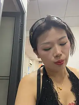 Snapshot of milkwine chatting on 2, 6, 2026 milkwine online show from 2, 6, 2026