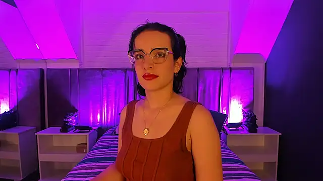 Snapshot of Azahara_18 chatting on 8, 5, 2026 Azahara 18 online show from 8, 5, 2026