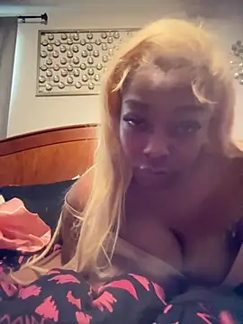 Snapshot of niketechfreak chatting on 27, 4, 2026 niketechfreak online show from 27, 4, 2026