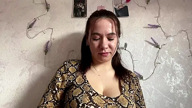 Snapshot of OraCoovert chatting on 28, 4, 2026 OraCoovert online show from 28, 4, 2026