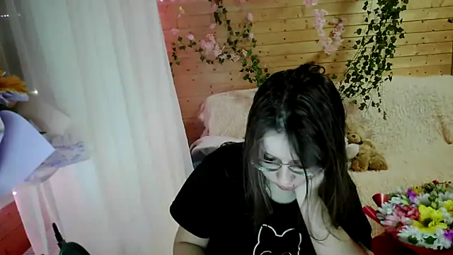 Snapshot of SummerAlexa chatting on 26, 4, 2026 SummerAlexa online show from 26, 4, 2026