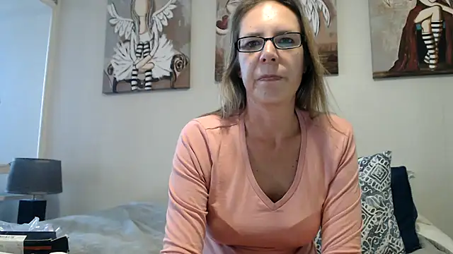 Snapshot of blondiesin50 chatting on 24, 5, 2026 blondiesin50 online show from 24, 5, 2026