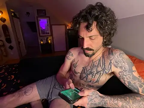 Snapshot of MRfanceypants chatting on 27, 4, 2026 MRfanceypants online show from 27, 4, 2026