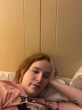 Snapshot of IvelynnMoon chatting on 27, 4, 2026 IvelynnMoon online show from 27, 4, 2026