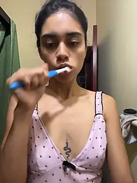 Snapshot of mia_moonna chatting on 27, 4, 2026 mia moonna online show from 27, 4, 2026