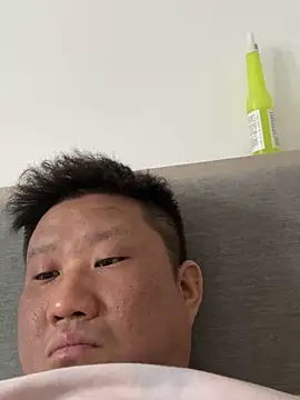 Snapshot of MostTropic chatting on 27, 4, 2026 MostTropic online show from 27, 4, 2026