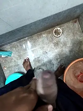 Snapshot of user242811 chatting on 27, 4, 2026 user242811 online show from 27, 4, 2026