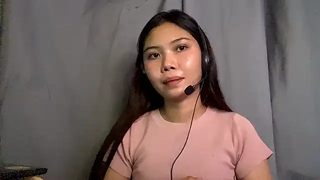 Snapshot of RegenaKhanponaphan chatting on 30, 4, 2026 RegenaKhanponaphan online show from 30, 4, 2026