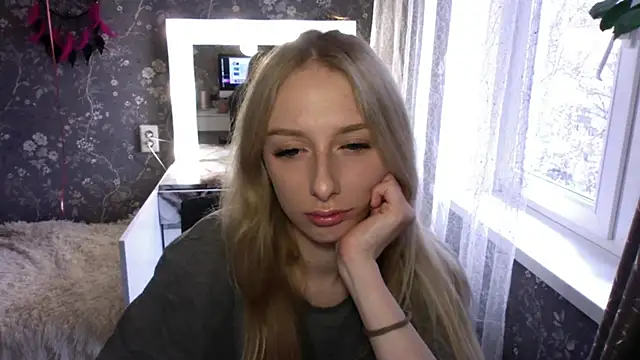 Snapshot of AliceTwinkle chatting on 29, 4, 2026 AliceTwinkle online show from 29, 4, 2026