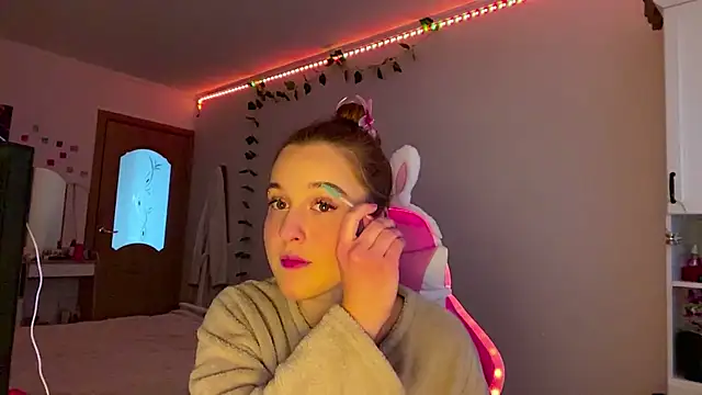 Snapshot of TrixyPaw chatting on 28, 4, 2026 TrixyPaw online show from 28, 4, 2026