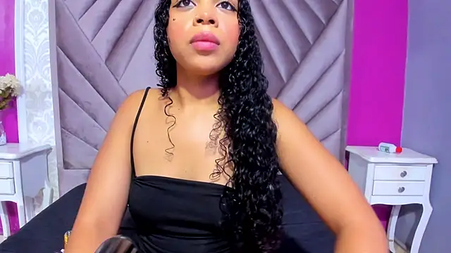 Snapshot of May_Lovers chatting on 4, 8, 2026 May Lovers online show from 4, 8, 2026