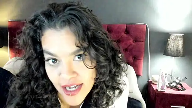 Snapshot of ZiaNoir_ chatting on 4, 7, 2026 ZiaNoir online show from 4, 7, 2026