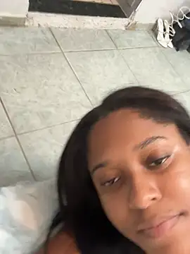 Snapshot of camillevi31 chatting on 27, 4, 2026 camillevi31 online show from 27, 4, 2026