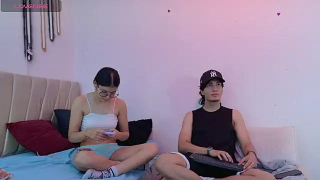sweetauracouple online show from 21, 6, 2026