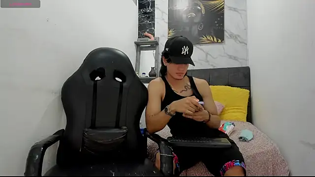 sweetauracouple online show from 14, 7, 2026