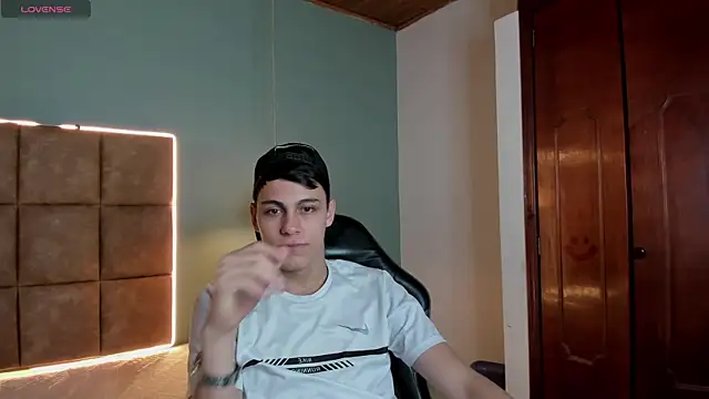 Snapshot of Ethanx18_ chatting on 29, 6, 2026 Ethanx18 online show from 29, 6, 2026