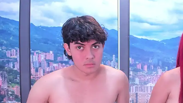 Snapshot of LunnaAndLiam chatting on 28, 4, 2026 LunnaAndLiam online show from 28, 4, 2026