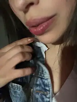 Snapshot of Yenifer_27 chatting on 29, 4, 2026 Yenifer 27 online show from 29, 4, 2026