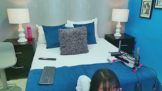 Snapshot of VioletSweetts chatting on 28, 4, 2026 VioletSweetts online show from 28, 4, 2026