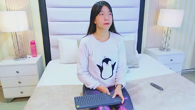 Snapshot of VioletSweetts chatting on 27, 5, 2026 VioletSweetts online show from 27, 5, 2026