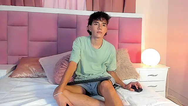 Snapshot of christopher_robin4 chatting on 1, 5, 2026 christopher robin4 online show from 1, 5, 2026
