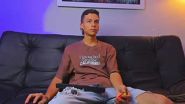 Snapshot of Noahh_Sky chatting on 28, 4, 2026 Noahh Sky online show from 28, 4, 2026