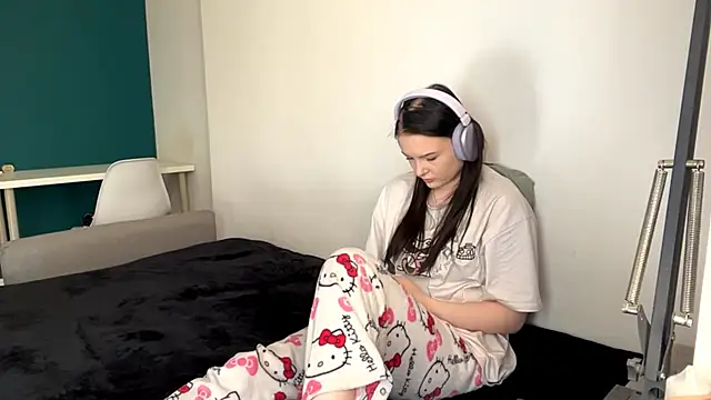 Snapshot of AmbientInvalid chatting on 1, 5, 2026 AmbientInvalid online show from 1, 5, 2026