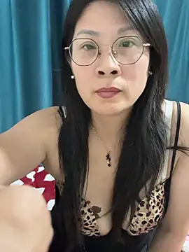 Snapshot of yeye_023 chatting on 30, 4, 2026 yeye 023 online show from 30, 4, 2026
