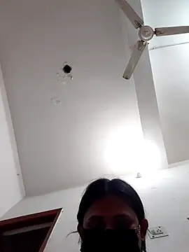 sassyygurl online show from 4, 6, 2026