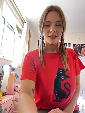 Snapshot of Young_Lizzie chatting on 30, 4, 2026 Young Lizzie online show from 30, 4, 2026