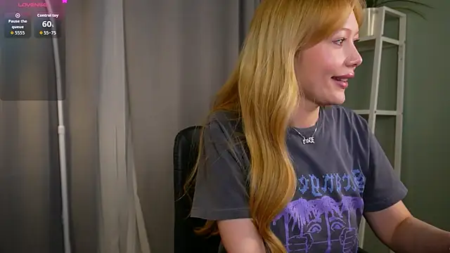 Snapshot of _Mila_Luna_ chatting on 6, 5, 2026 Mila Luna online show from 6, 5, 2026