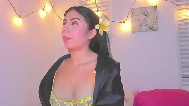 Snapshot of VictoriaaLopez chatting on 10, 7, 2026 VictoriaaLopez online show from 10, 7, 2026