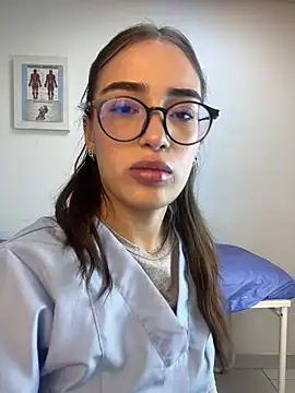 Snapshot of Sweet_Milaa1 chatting on 13, 5, 2026 Sweet Milaa1 online show from 13, 5, 2026