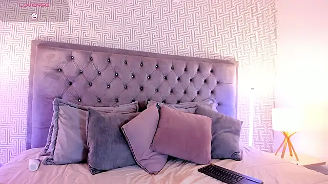 Snapshot of DianaRed_ chatting on 20, 7, 2026 DianaRed online show from 20, 7, 2026