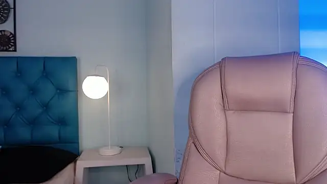 Lilyred  online show from 11, 7, 2026