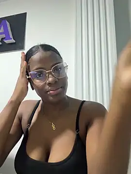 Snapshot of Nira_rousse chatting on 5, 5, 2026 Nira rousse online show from 5, 5, 2026