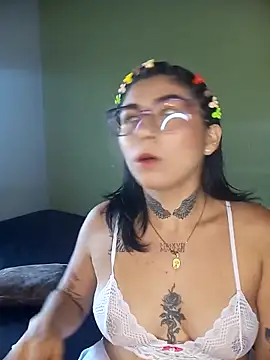 PequenaNena online show from 30, 4, 2026