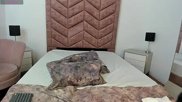 Snapshot of CoralRuiz chatting on 9, 5, 2026 CoralRuiz online show from 9, 5, 2026