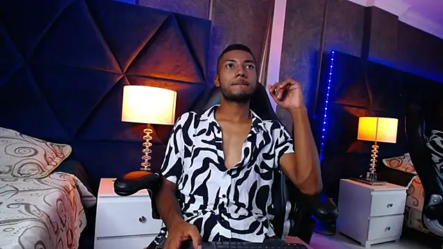 Snapshot of KofiBlaze_ chatting on 30, 4, 2026 KofiBlaze online show from 30, 4, 2026