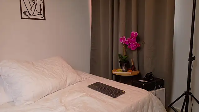 Snapshot of Alanna_L chatting on 16, 6, 2026 Alanna L online show from 16, 6, 2026