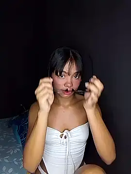 Floresitacampe online show from 10, 5, 2026